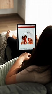 Det er easy peasy at lave sin fotobog i vores app! ☀️🩵🐚 Hent den allerede i dag og begynd på din feriefotobog 📲📖 Du finder appen her: https://www.cewe.dk/cewe-app.html?cref=om_some_facebook_org-appen_18299_x | CEWE