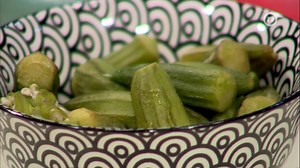 22K views · 289 reactions | Ako niste znali, bamija je voće :) Posjeduje brojna ljekovita svojstva, bogata je magnezijumom, folatima, biljnim vlaknima, jača kosti, povoljno utječe na srce i mozak, ali i snižava holesterol. Evo kako naš Žarko pravi bamiju. | NOVA BH | Facebook