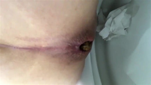 Fast poop in the mall toilet