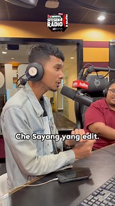 Okay ada chance ni! @chesayangkitchen belum ada yang tersayang lagi 😆 Untung siapa jadi isteri Che Sayang nanti. Dapat suami pandai masak 😍 Hari ni ada Che Sayang, Pemenang Creator of The Year untuk TikTok Awards 2024 dengan Hot Squad. #HotFM #BekpesHot #YangHangatDanTerbaik #RadioNo1 #KJjadiDJ #TikTokAwardsMY2024 | Hot FM