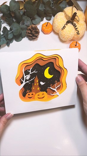 Hoy en nuestro canal de Youtube Oxford.Generation te enseñamos como hacer estas tarjetas 3D de Halloween. Es muy fácil y el resultado es espectacular!!!! #oxfordgeneration #halloween #diy #manualidades #manualidadesdehalloween #manualidadeshalloween | Oxford.Generation
