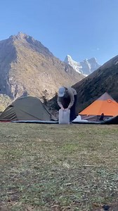 Save your breath! The BlockerLite Pump Sack is here to spare your lungs 🫁 (and your sanity 🤯) because they've worked hard enough already. 📸 @alicagoeswild #restbetterplaybetter #campsite #sleepingpad #backpackinglife #backpackingproblems | Therm-a-Rest