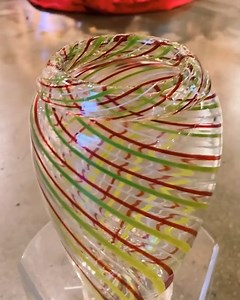 The behind scenes of making a unique glass vase! 😮😍 | MetDaan Creative