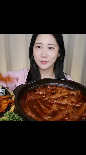 ASMR Mukbang: Charcoal Grilled Boneless Chicken Feet & Spicy Broth Chicken Feet 🔥 #ASMR #Mukbang #ChickenFeet #SpicyFood #KoreanFood #BonelessChickenFeet #BrothChickenFeet | Bite Buddies Asmr