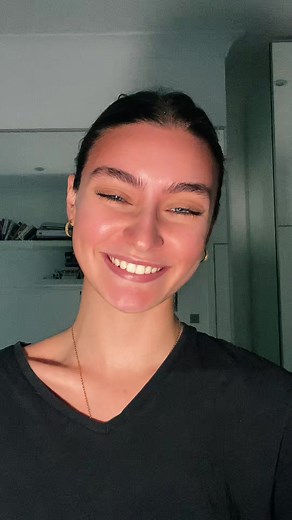 Models before getting into a relationship be like: