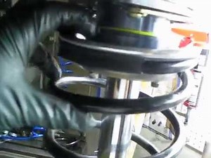 BMW E46 330i front strut - Two possible spring compressor locations but only one works