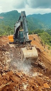 Hard working #excavator #trackhoe #jcb #hyundai #trending | Excavator Planet