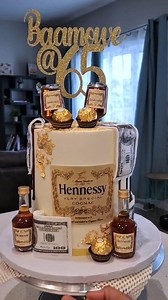 HENNESSY DRIP CAKE DESIGN 🍺🍺🍺Hennything is possible with this beautiful Hennessy drip cake and the edible dollar bills 💵 💵 💵💵😋🍺🍺🍺🍺 #cakesbydammie #hennessy #HennessyVSOP #Hennessycake #dripcake #hennessyvibes #cakeformen | Cakesbydammie