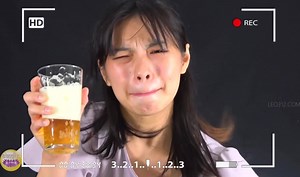 SL-596 写真撮影でおしっこをするモデルたち Models Pee at a Photo Shoot Part 1
