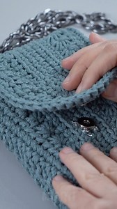 19K views · 163 reactions | ¡Cómo tejer un mini bolso cruzado a crochet de forma rápida y sencilla! | Miarti - Crochet y Tejidos | Facebook