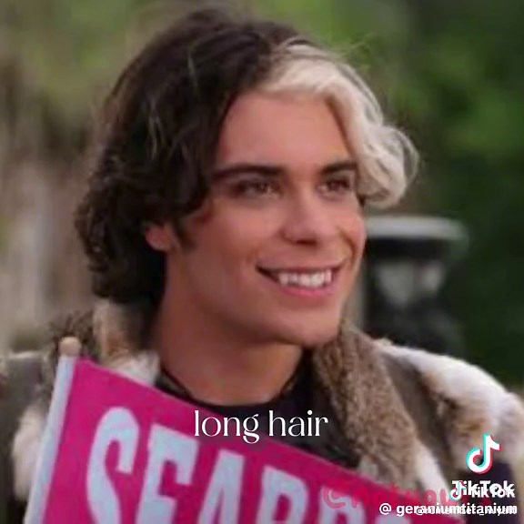 wyliza Wyatt and Eliza cute couple I hope they get kiss scene in zombies 4