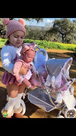 🇪🇸“Munecas Arias”-ის ესპანური თოჯინები და აქსესუარები 30 წელზე მეტია, რაც მსოფლიო აღიარებას იძენს.ეს არის მუდმივი შრომა, რომ იყო პირველი ხარისხსა და დამუშავებაში - სწორედ ეს არის Arias-ის თოჯინების წარმოუდგენელი წარმატების საიდუმლო!🤩ამ თოჯინების და ეტლების ყიდვისას დარწმუნებული იყავით, რომ ეს არის ბრენდირებული პროდუქტი, რომელიც აკმაყოფილებს CE სათამაშოების უსაფრთხოების მკაცრ სტანდარტებს. 🔴 მოქმედებს -20% საახალწლო ფასდაკლება🎄🎁✨ | Pupazzo Toys / პუპაცო სათამაშოები