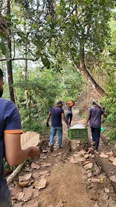 විදුලිය නොමැති දුශ්කර ගම්මානයක කන්දක් උඩ ජීවත් වන පව්ලකට අපගෙන් ලැබුනු තෑග්ග. ❤️❤️❤️ | Royal Ray International PVT Ltd