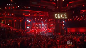 Watch Joe Jonas, DNCE perform 'Cake By The Ocean' at the Billboard Music Awards | The Hollywood Reporter