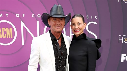 Tim McGraw shares sweet message to wife Faith Hill with 'emergency contact' trend
