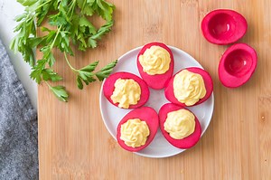 How to Dye Hard Boiled Eggs with Beet Juice | The Produce Moms