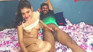 Chachi Ne Bhatija Se Chudwaya