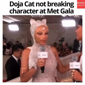 Doja Cat became an actual cat for Met Gala and she did not break character even for a second. #DojaCat #doja #MetGala #met #MET | ETimes Lifestyle