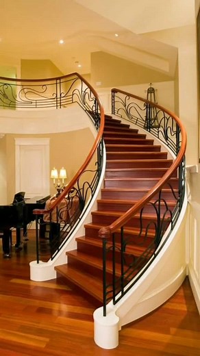 Sun & moon | Charlie Mago Gelig