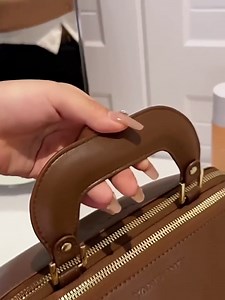 Veki Left and Right Independent Space Large Capacity Travel Makeup Bag, Portable PU Leather Cosmetic Bag for Women with Handle, Waterproof Make Up Organizer Bags (Khaki)