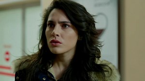 Oktay decide aparecerse y tiene un encuentro violento con Meryem, Savas al enterarse de que está vivo se dispone a buscarlo poro todos lados. Hoy en #MeryemEnImagen 7:30 pm por Imagen Televisión | Imagen Televisión