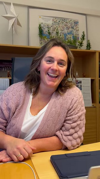 5.1K views · 36 reactions | Frivilligsentralene ønsker hjelp av DEG 朗 Hvilke aktiviteter ønsker DU det skal være på frivilligsentralene❓ De inviterer til uformelle idedugnader på Skage Frivilligsentral mandag 21. oktober kl. 19 og/eller Overhalla Frivilligsentral onsdag 30. oktober kl. 17. Servering ☕️ Møt opp og bidra til mer liv og muligheter for å treffes 朗 @skagefrivilligsentral @overhallafrivilligsentral | Overhalla Kommune | Facebook