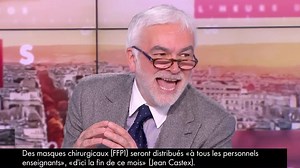 CNews : Pascal Praud se moque de Jean-Claude Dassier en dévoilant un message de sa femme