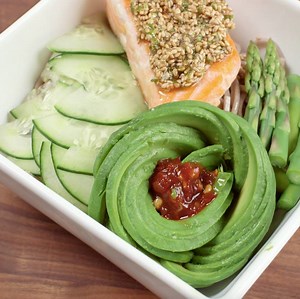 163K views · 2.3K reactions | This salmon soba noodle bowl is a great lunch for kickstarting weight loss. | Popsugar Wellness | Facebook