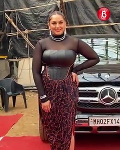33K views · 1.8K reactions | Huma Qureshi was spotted during the shoot as she looks stunning in beautiful attire. | Bollywood Bubble - Videos | Facebook