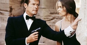 Huyền thoại “Điệp viên 007” Roger Moore qua đời ở tuổi 89