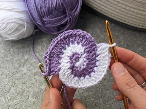 Crochet Spiral Hot Pad Free Pattern - Crochet Bits