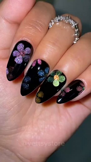 🌸Bling bling 3D flowers blooming on your nails😍 ❤️Shop here: https://bit.ly/3Ltn20k #nails #vettsynails #cateye #cateyenails | Vettsy
