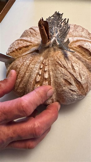 Beautiful bread great for gift giving especially this Fall and Thanksgiving Season. When I saw @molto.ono.maui shared the beautiful bread she was making, I immediately asked her if I can buy some to gift to a friend. But first, she wanted me to taste it, so she delivered a sample. And wow, yes, they taste wonderful! it’s a gourmet bread, a luxury bread, and like what I said - it’s a great gift giving idea. I’m ordering for sure. DM @molto.ono.maui for details if you want to order too. I have a o