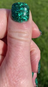 The deep emerald foil in this shade reflects hints of blue that give this dip the most incredible high dimension color✨ ft Elf from Day 1 of the 12 Days Of Christmas! https://www.peppigel.com/collections/new -⁠ #ChristmasNails #peppigel #dippowder #dippowdermanicure #dippowdernails #dip #glitter #diy #nails #glitternails #diy #dipnails #nailart #mani #inspo #sparkle #sparklynails #sparkly #gel #dipgel #geldip #gelmanicure #gelpolish | Peppi Gel | Facebook