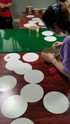 cylinder box production machines/Машины для производства круглых коробок/آلة صنع العلب المستديرة