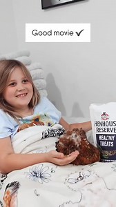 Because what’s a chick flick without snacks for your actual chick? 🎞🍿🐔 Kalmbach Feeds, Inc. henhouse reserve healthy treats for the win!! #henhousereserve #henhousehealthytreats #crazychickenlady #silkies #satin #milliefleur #backyardpets #backyardchickens #backyardpoultry #backyardpoultrymag #fluffychickens #hensofinstagram #henfluencer #kalmbach | Diva Girl Silkies