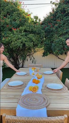 hosting a summer citrus themed garden party | #hosting #tablescapeideas #tablescape