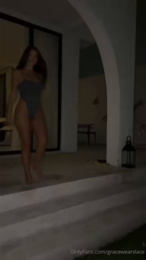 RT @aycePorn: Gracewearslace folla en la piscina (Free of long video)