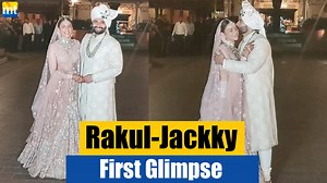 11K views · 139 reactions | Jackky Bhagnani Gives A Kiss  To Wife Rakul Preet As They Pose After The Wedding #RakulPreet #RakulPreetSingh #JackkyBhagnani #movietalkies #bollywood | Movie Talkies | Facebook