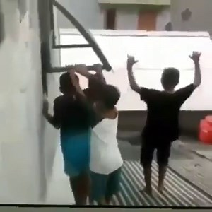 122K views · 754 reactions | Azab ngintip janda mandi | OraLucu | Facebook