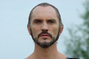 Ha fallecido Terence Stamp, el eterno villano de Superman. Lo que quizás no sepas es de su paso por Smallville, donde puso voz a otro gran personaje