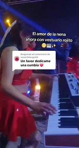 Lo que uno hace solo para que le digan licenciada mientras se echa unos cumbiones ( Ivonne al fin fue por su título)🎹😅✨️ Bueno, la verdad, hubo gente que me hizo disfrutar esa etapa en mi vida 🩵 | Ivonne Palma Castillo