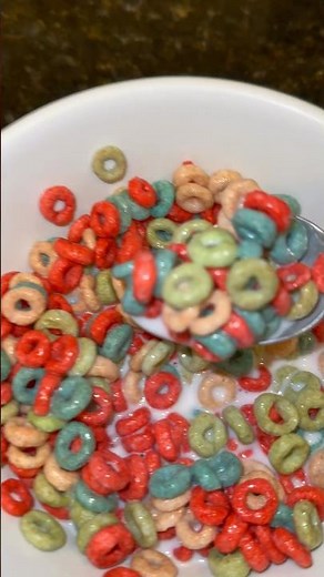 Fruity 🍒 🍓 Cheerios 🍎 Cereal Made with Oats with Milk in 🥣 Bowl