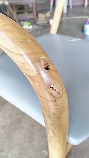 Easy way to cover screw holes #Woodworking #Tips #DIY #Covering the screw holes | Seto Waliadi