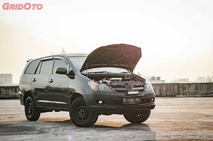 Sangar Berjubah Hitam, Modifikasi Innova 2KD Juga Punya Raungan Sangar - Gridoto