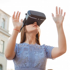 Virtual Reality Therapy Reduces the Fear of Heights. #Acrophobia | Hashem Al-Ghaili