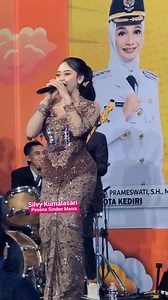 36K views · 434 reactions | Pesona sinden Silvy Kumalasari memang juara cantiknya plus manis #sindencantik #silvikumalasari | Pamirsa Hiburan | Facebook