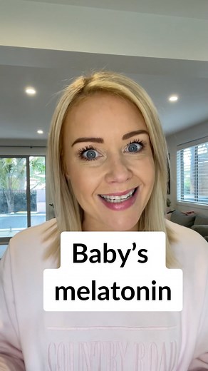 🌙 Understanding Melatonin and Baby Sleep 🍼⁠ ⁠ Did you know that melatonin plays a crucial role in your baby’s sleep? Let’s dive into the fascinating world of melatonin production and how it affects your little one’s sleep patterns.⁠ ⁠ 🌟 Melatonin 101:⁠ Melatonin is a hormone produced in the pineal gland, helping with sleep onset and regulating sleep patterns. Your body has a built-in “body clock” or circadian rhythm, controlled by the hypothalamus in the brain. When the sun rises, it signals 