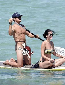 Orlando Bloom opens up on those naked paddle board pictures with Katy Perry