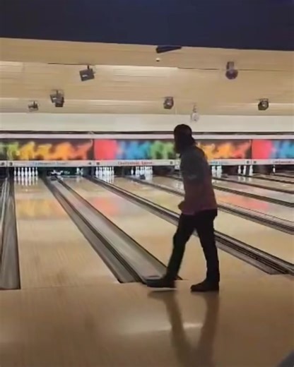 Wyatt Mains has put up some big numbers recently shooting 300/824 with his Melee Jab Midnight and 300/825 with his Teal Rhino Pro at Continental Lanes! 👏 #BrunswickBowling #MeleeJab #TealRhinoPro #BrunswickVintage | Brunswick Bowling